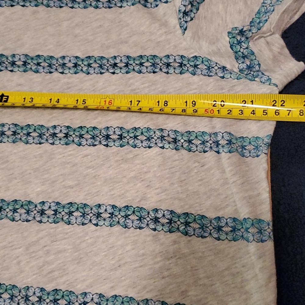 Tee - Picture 4 of 5